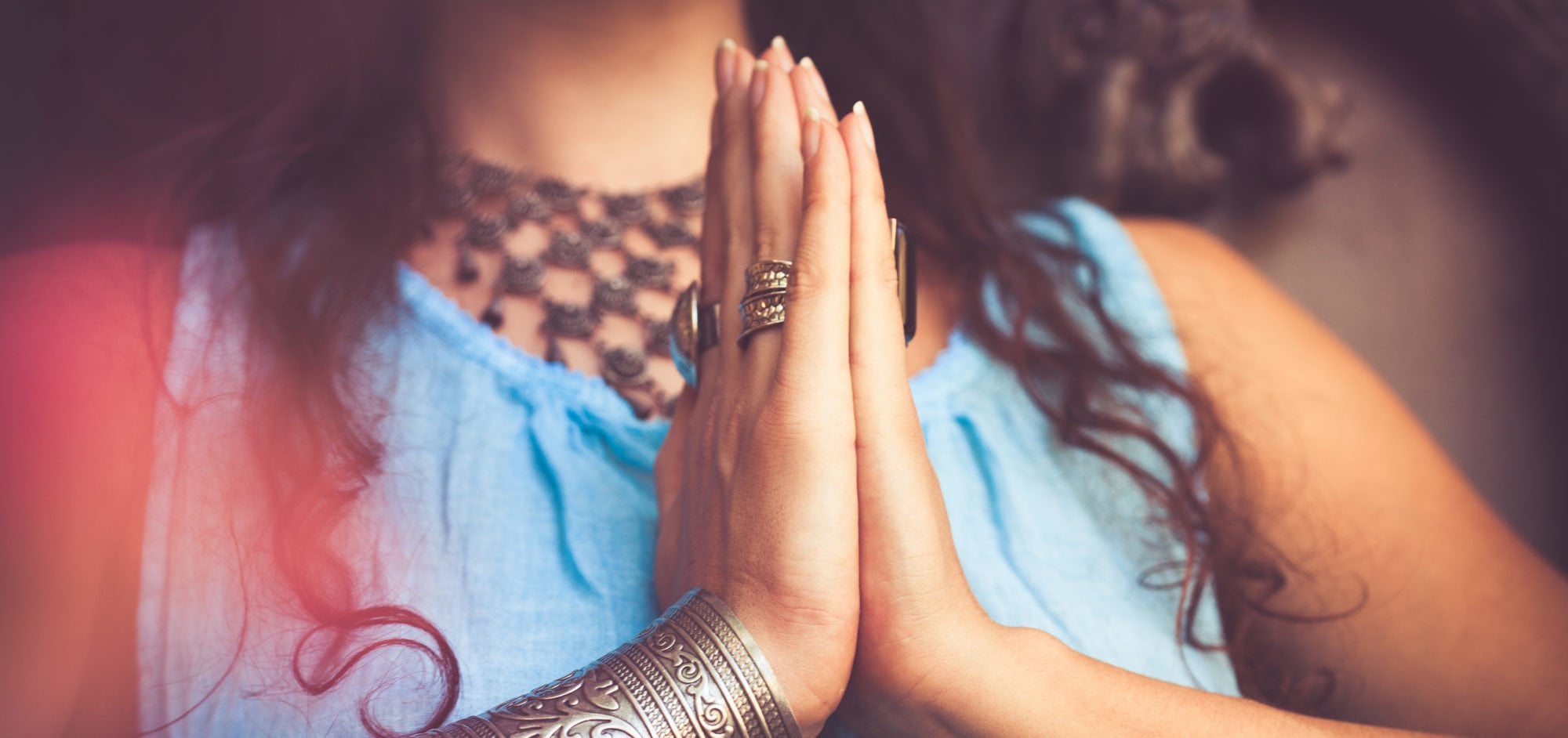 Mantra YAM, conoce los secretos del mantra del Amor WeMystic