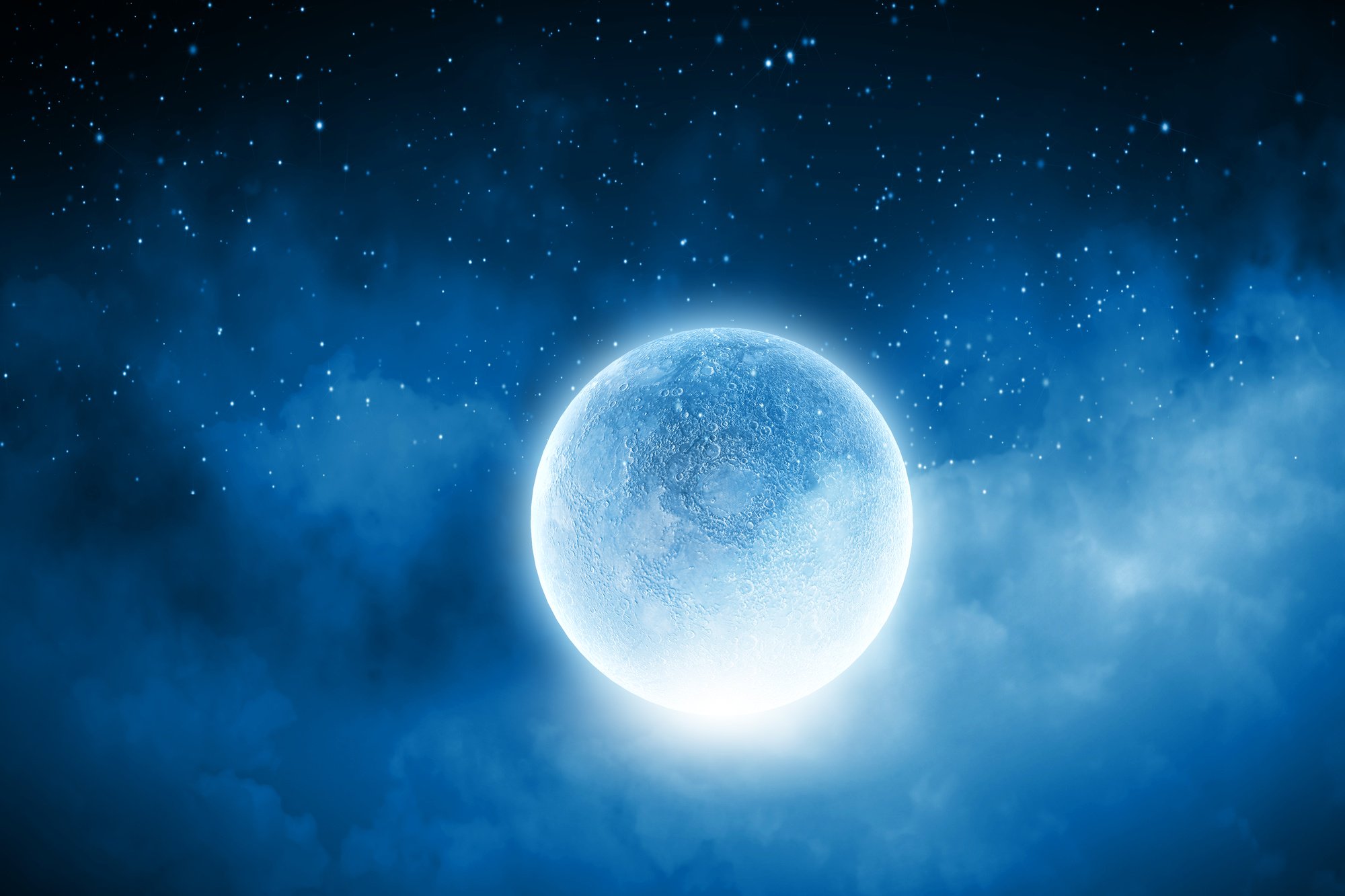Синее свечение вокруг Луны
