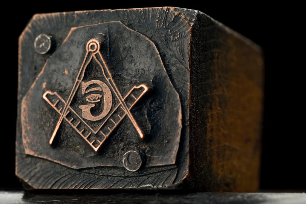 freemasonry-origin-and-symbols-of-this-secular-society-wemystic