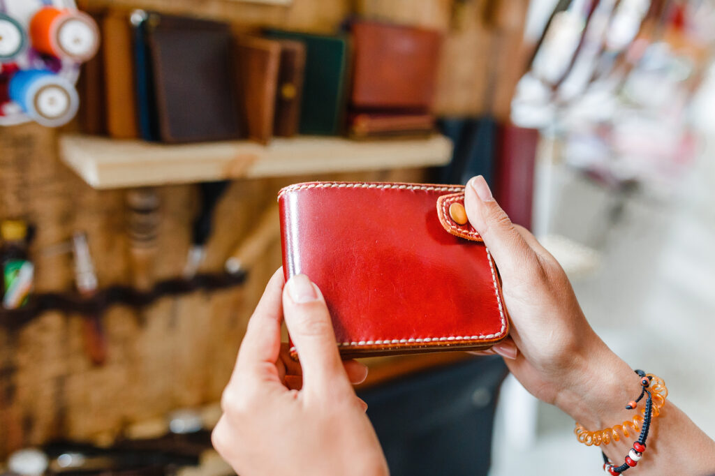 How to organize your wallet according to Feng Shui WeMystic