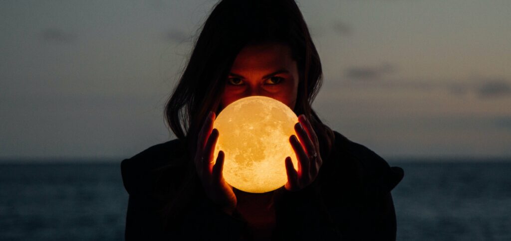 manifestarse con rituales de luna nueva y luna llena
