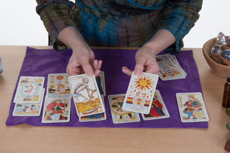 Tarot online: significados das cartas nos oráculos